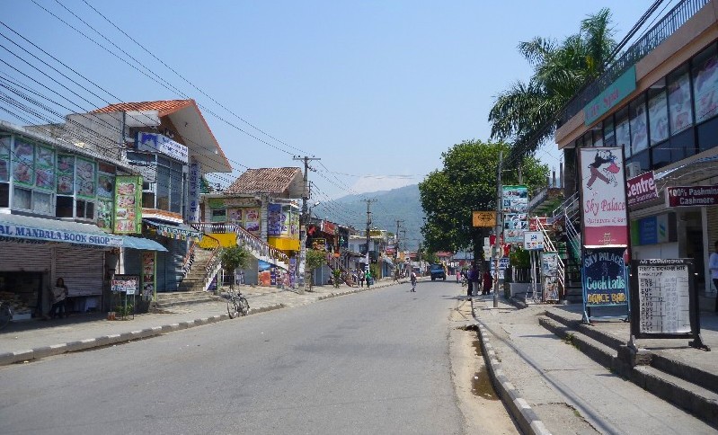 Pokhara – luxus pohoda a stávky Nepálců