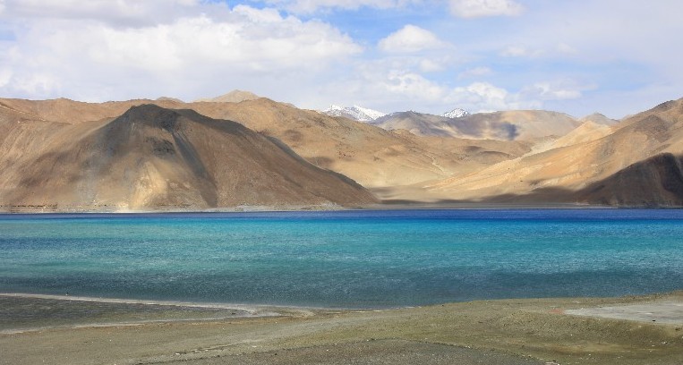 Jezero Pangong Tso na motorce